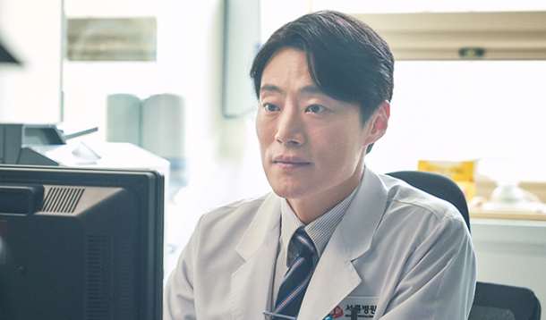 อีฮีจุน (Lee Hee Jun) รับบทเป็น อีจุงยอบ เรื่องย่อ chimera