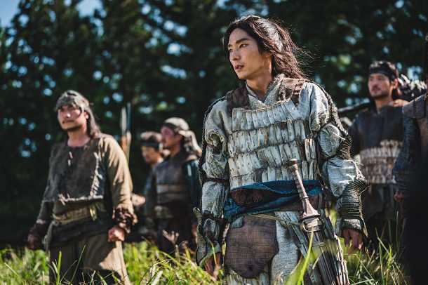 อีจุนกิ รับบทเป็น อึนซอม / ซายา Aramun's Sword: Arthdal Chronicles 2